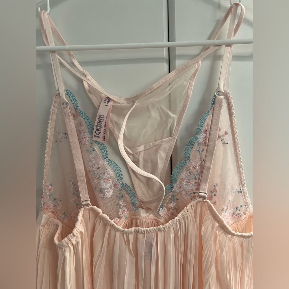 Victoria's Secret Blush Pink Pleated Nighty Sz XL - Picture 3 of 7